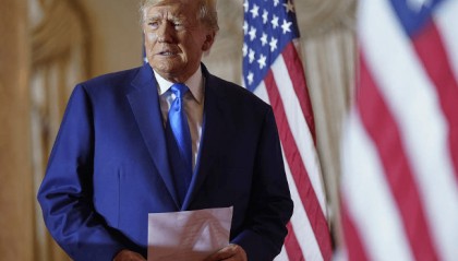 一觉醒来,哈里斯提前出局,特朗普宣布不参加!奥巴马还来帮倒忙