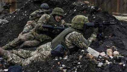 俄军势如破竹！领土不要了？乌克兰终于明牌，基辅2个字定义普京