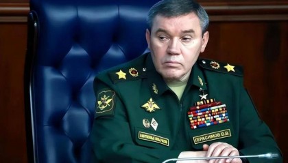 普京一声令下，俄罗斯发出全球逮捕令，拜登慌了，紧急对俄通话