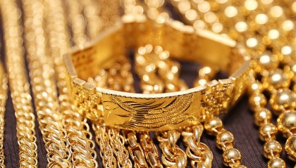 黄金价格大跳水，市场追逐的“确定性”被动摇