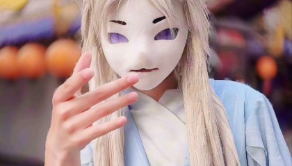 万岁山网红NPC蓝狐狸被曝婚内出轨粉丝，景区：已将其辞退