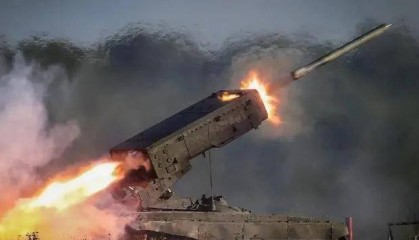 俄乌冲突升级！俄军突击队撤离红军城，没等乌军想明白，温压燃烧弹已倾泻而下！