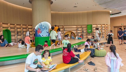 多地图书馆批评放娃现象，责备家长也没用