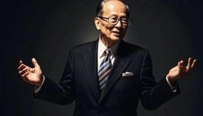 李嘉诚迎当头一棒！190亿还未到手，中方专机抵达巴拿马，信号强烈