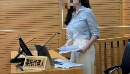 成都 “网红律师”西绿已被刑拘