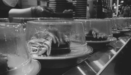 网红日料排队10小时，黄牛都看不下去了