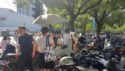 上海市民崩溃:被5000多辆车团团围住!一出地铁站就是密密麻麻一堆?多方回应来了