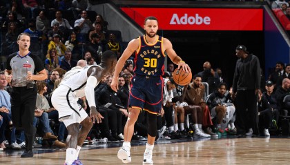 库里28+7迎里程“悲”施罗德31分 勇士主场不敌篮网