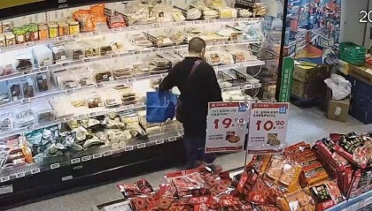 上海一女子在超市连偷10次鲜猪肉， 抓现行还辩解不是自己，普陀警方：已刑拘