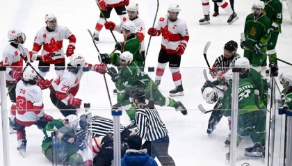 中国香港冰球队队员赛后遭围殴，最新声明！