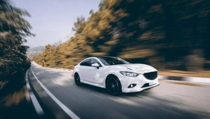 18家上市车企“期中考”！东风每卖一辆车赚67元、比亚迪净利润155亿；众泰产线被法院强制拆除，今年无法复工复产……