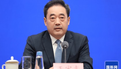 我国建成全球最大电动汽车充电网络，每5辆车就有2个充电桩