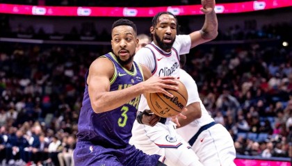 哈登27+4CJ空砍33分 鲍威尔35分快船送鹈鹕10连败