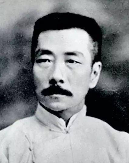 鲁迅先生当时的月工资是350块大洋！换成现在的人民币有多少钱？